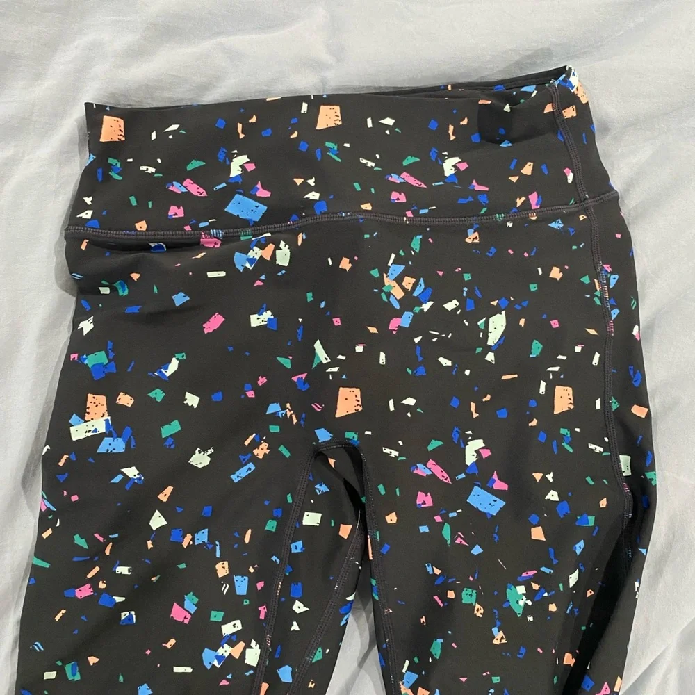 Colorful Patterned Activewear Set - Picture 2 of 7